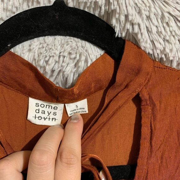 S rust orange neck tie blouse - Picture 3 of 4